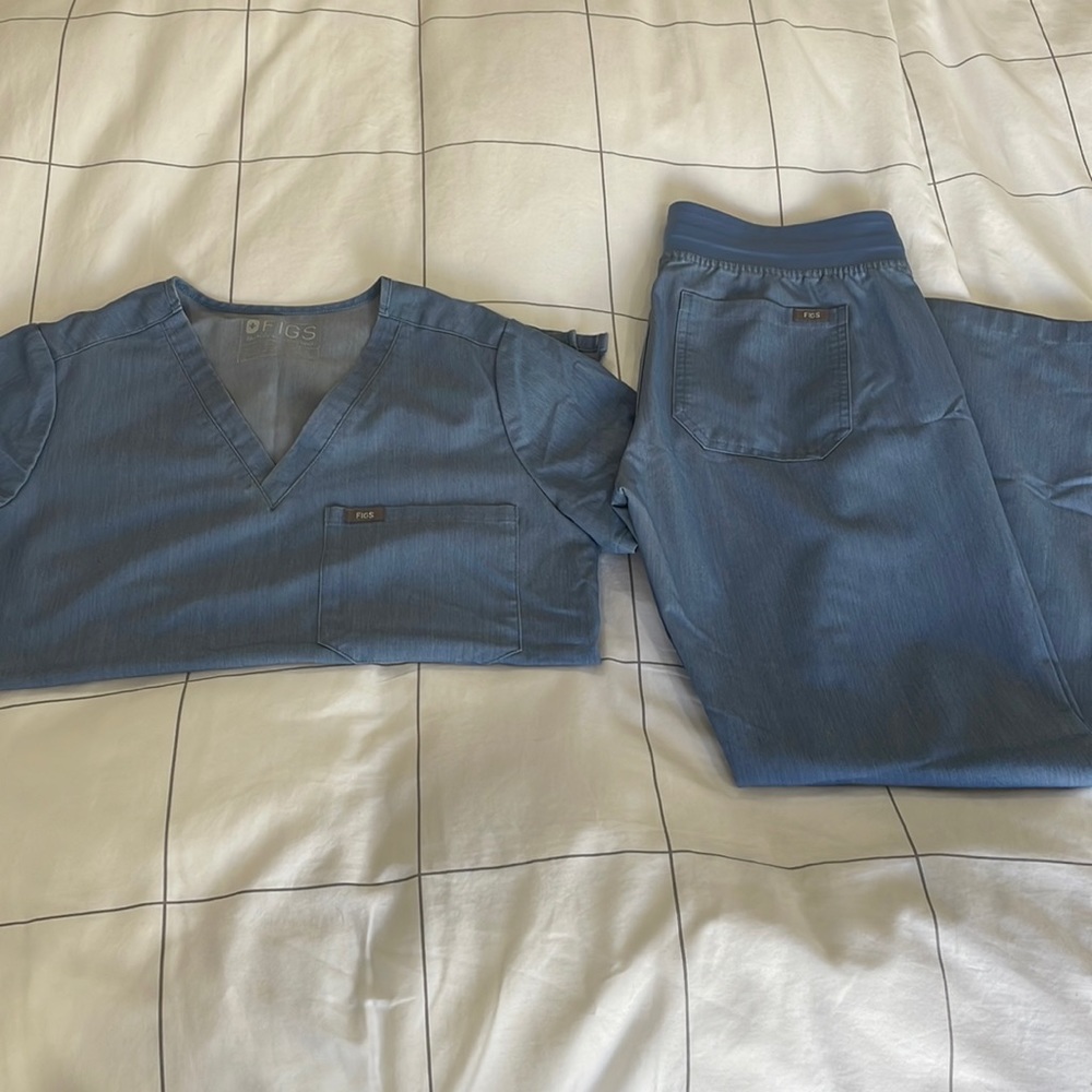 Figs scrub set